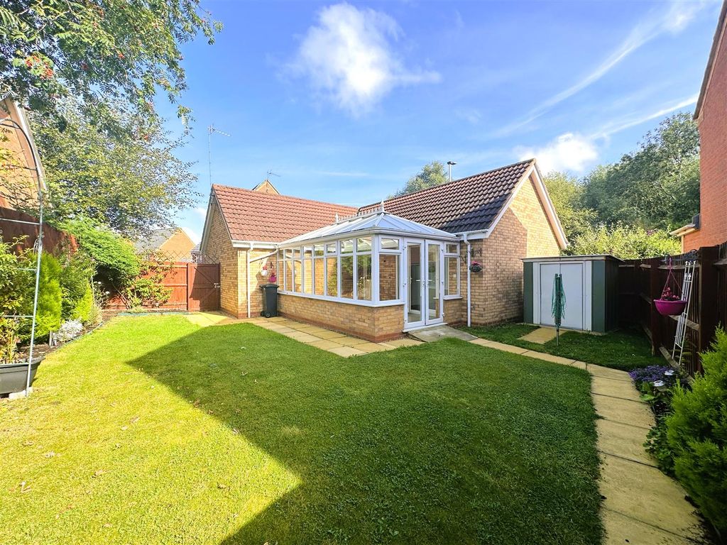 2 bed detached bungalow for sale in Bintree Close, Hamilton, Leicester LE5, £250,000