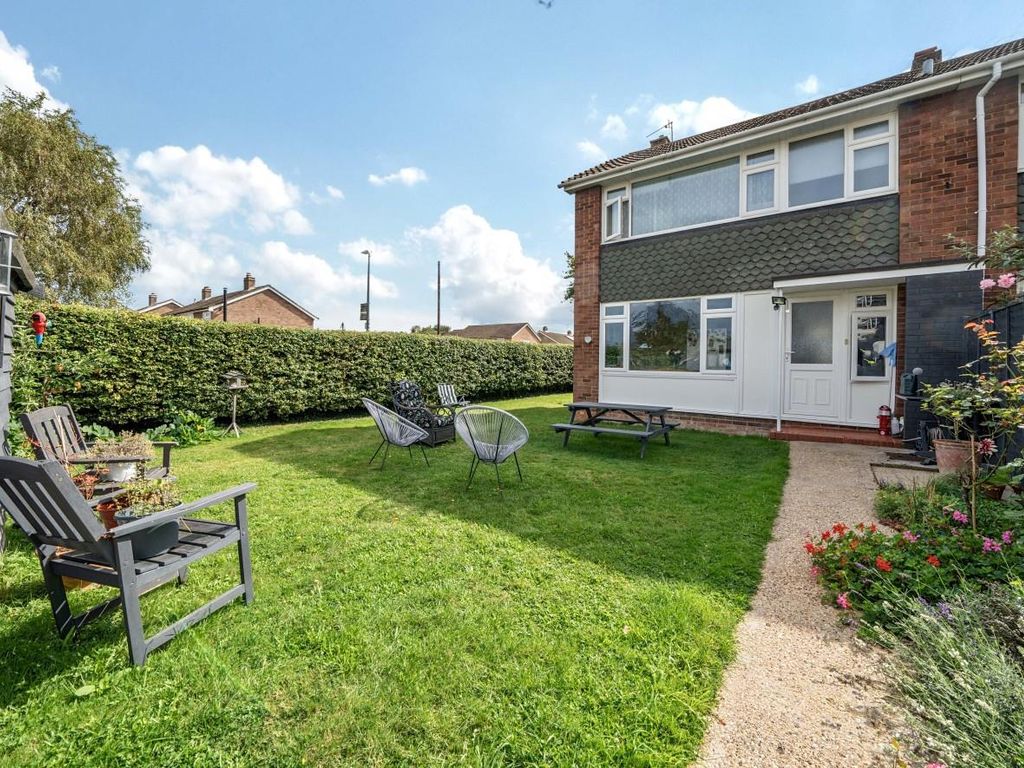 3 bed property for sale in Hall Way, Cotton End, Bedford MK45, £290,000