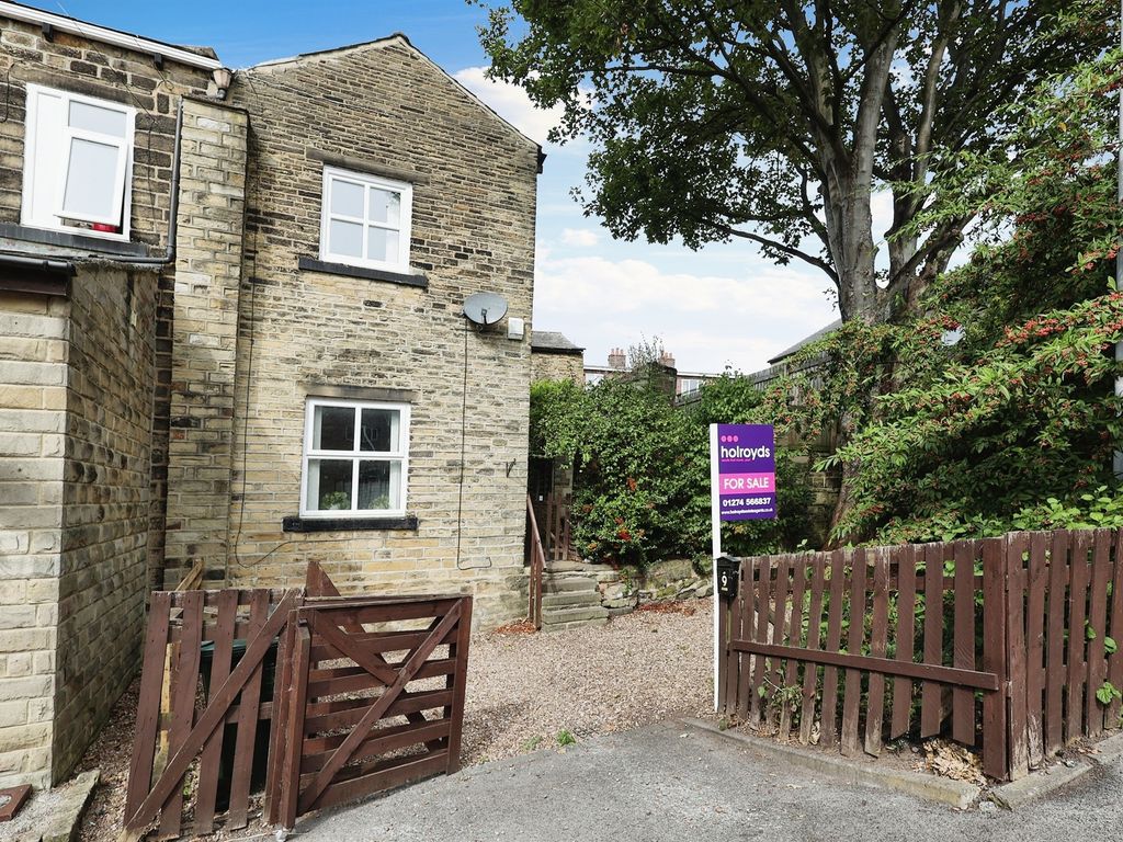 1 bed end terrace house for sale in Cannon Street, Bingley BD16, £110,000