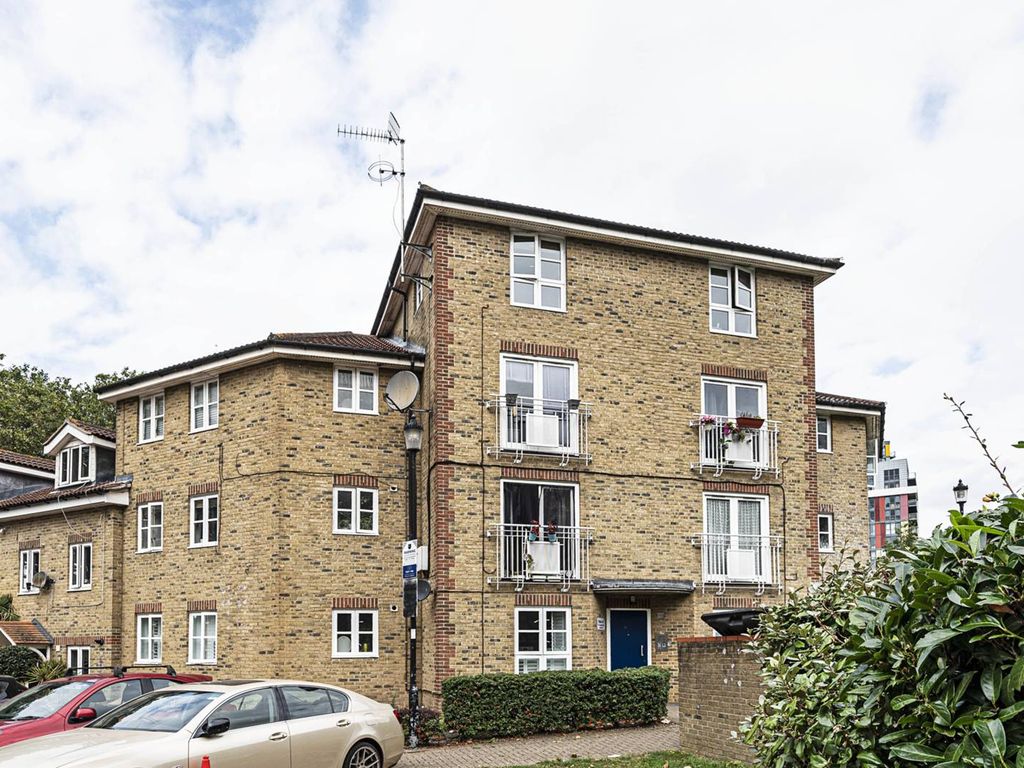 1 bed flat for sale in Towpath Walk, Hackney, London E9, £325,000