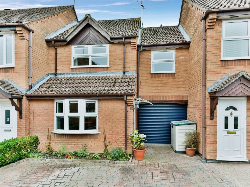 3 bed terraced house for sale in Deene Close, Market Harborough LE16, £260,000