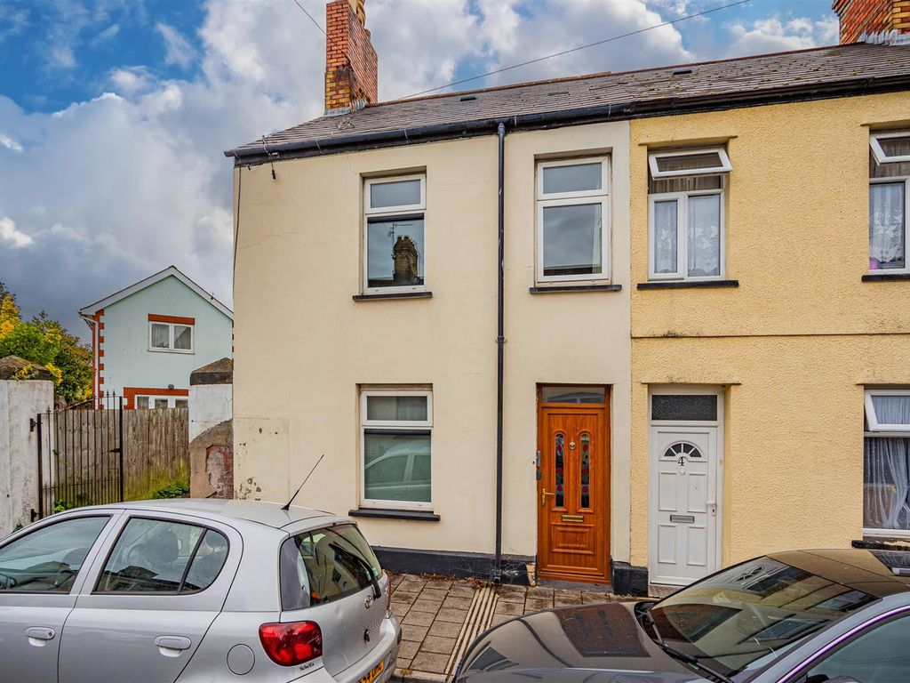 3 bed end terrace house for sale in Stafford Road, Grangetown, Cardiff CF11, £180,000