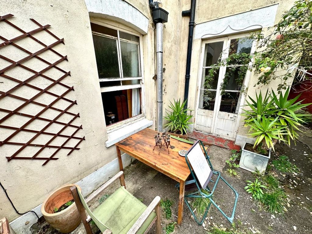 2 bed flat for sale in 11B Colville Road, Bournemouth, Dorset BH5, £165,000