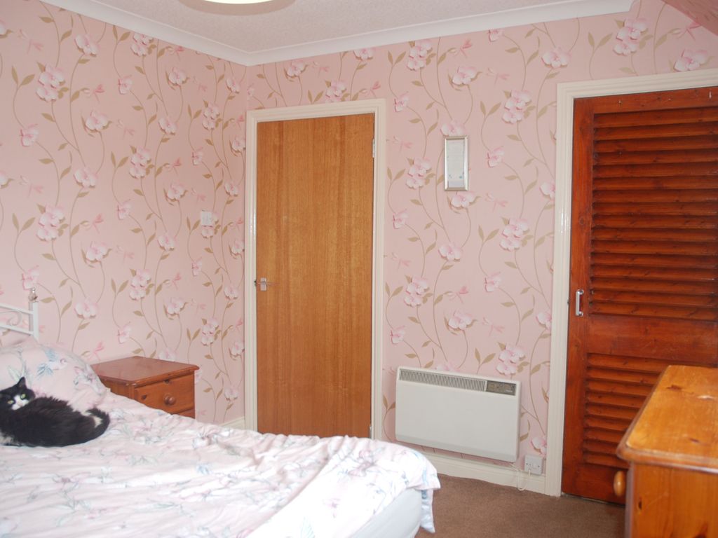 3 bed terraced house for sale in 22 Alvingham Avenue, Castle Douglas DG7, £135,000