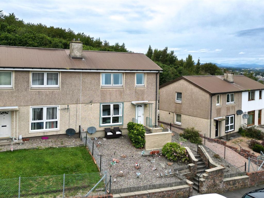 3 bed property for sale in Glenlochay Road, Perth PH2, £157,950