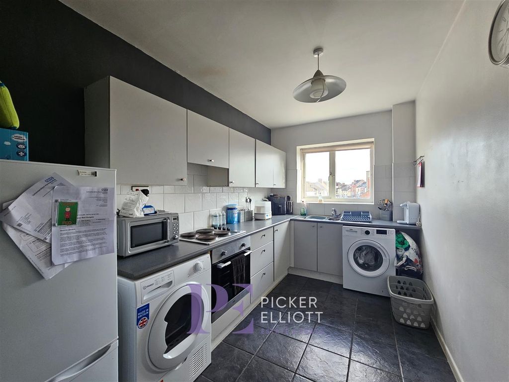 1 bed flat for sale in Bank Terrace, Barwell, Leicester LE9, £87,000