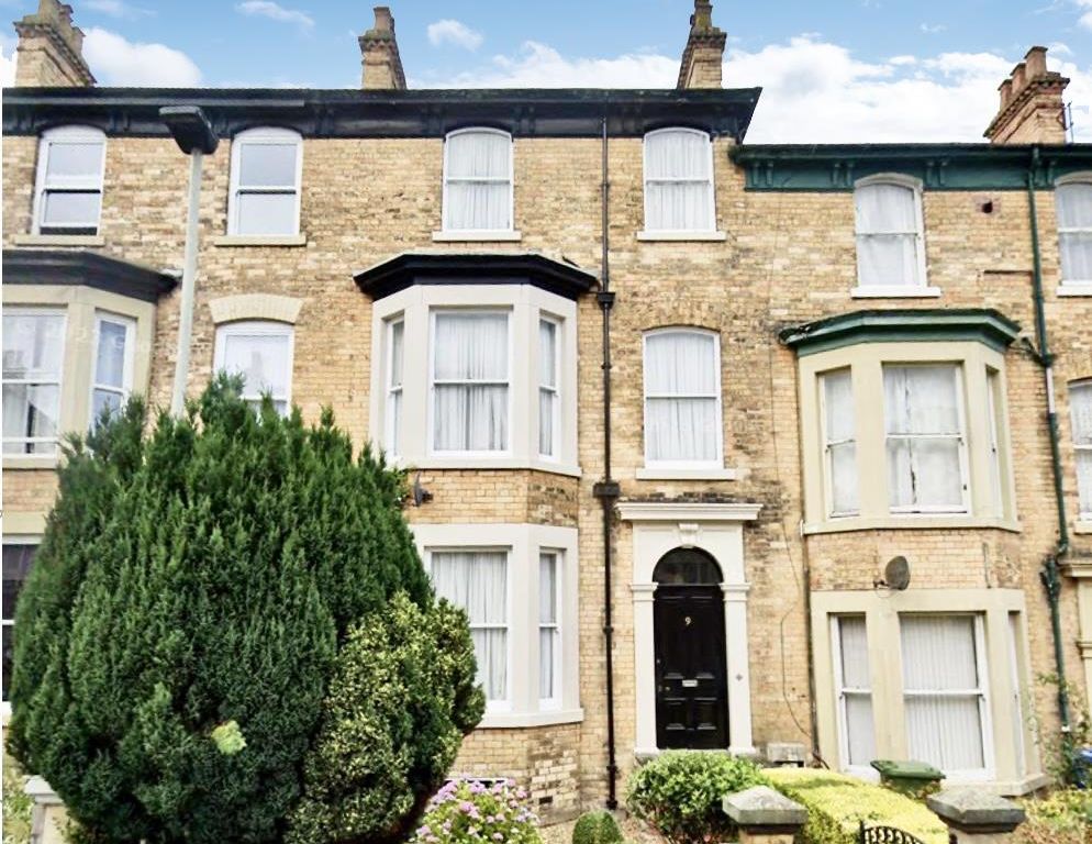 5 bed property for sale in Princess Royal Terrace, Scarborough YO11, £299,000