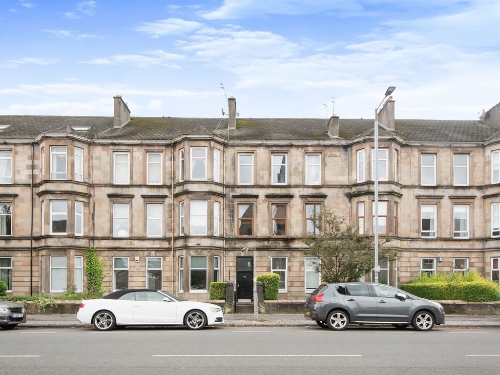 2 bed flat for sale in Greenock Road, Paisley PA3, £120,000