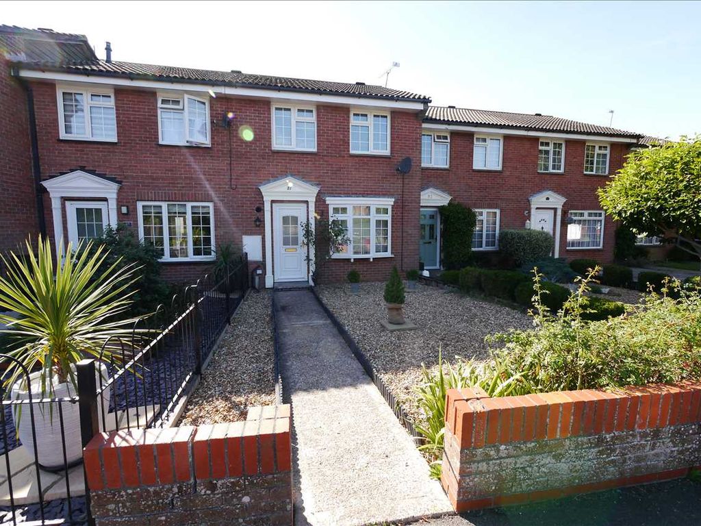 3 bed terraced house for sale in Fastnet Way, Littlehampton BN17, £325,000