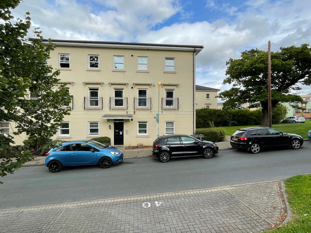 1 bed flat for sale in Brockwier Road, Cheltenham, Gloucestershire GL52, £145,000