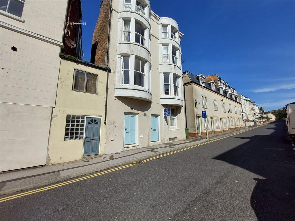 1 bed flat for sale in Castle Road, Scarborough YO11, £85,000