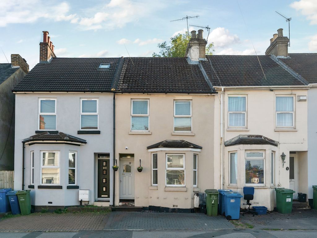 2 bed terraced house for sale in Ash Road, Aldershot, Hampshire GU12, £299,950