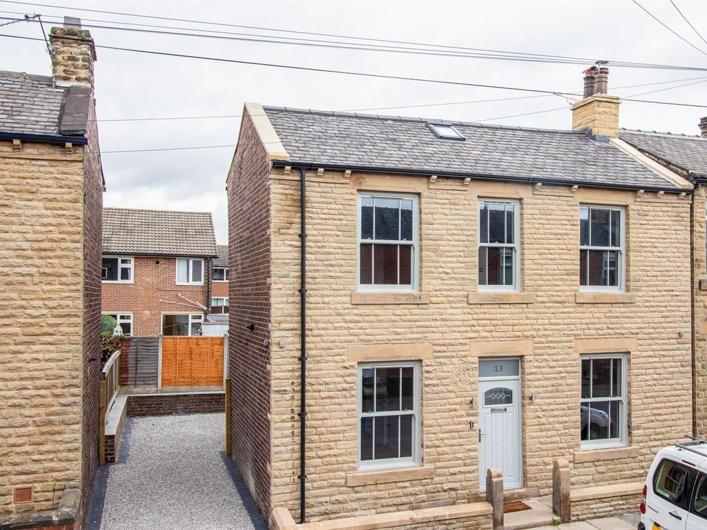 3 bed detached house for sale in Wycliffe Street, Ossett WF5, £240,000