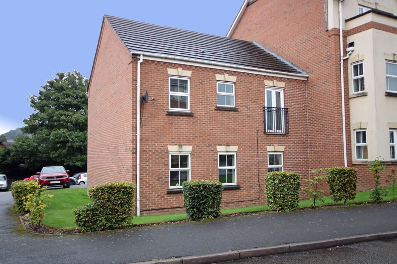 3 bed end terrace house for sale in Newlands Close, Hagley, Stourbridge DY9, £200,000