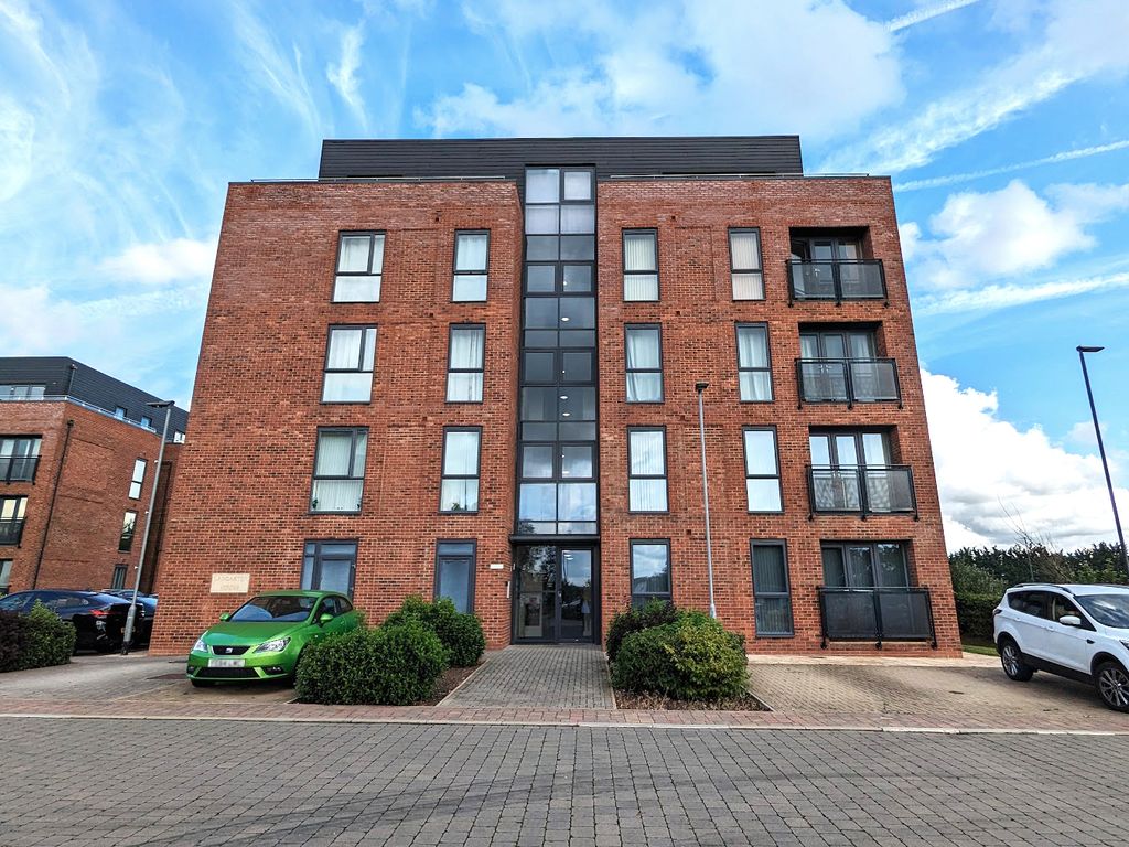 2 bed flat for sale in Somerset Close, Derby DE22, £155,000