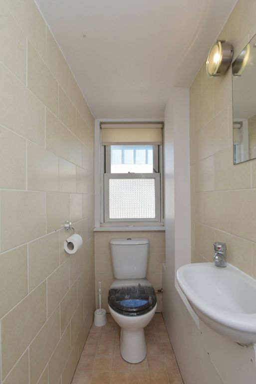 2 bed flat for sale in Ponton Street, Fountainbridge, Edinburgh EH3, £190,000