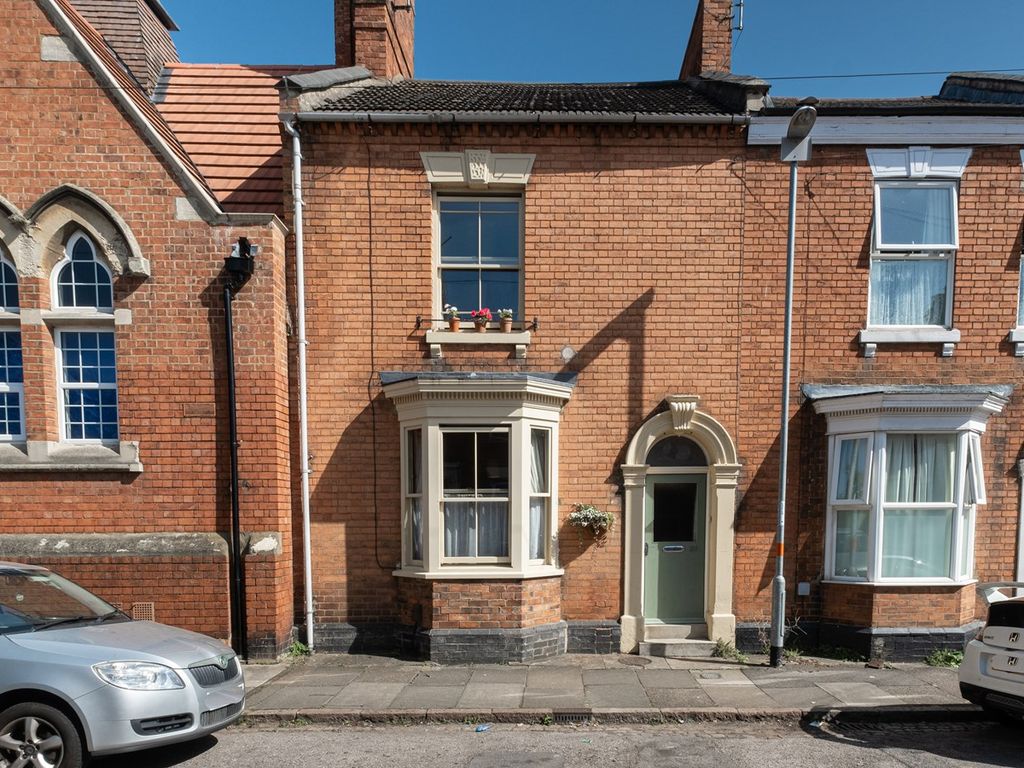 3 bed terraced house for sale in Vernon Terrace, Abington, Northampton NN1, £300,000