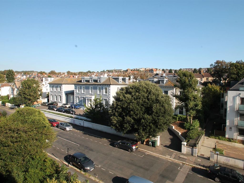 1 bed flat for sale in Wellington Road, Brighton BN2, £190,000