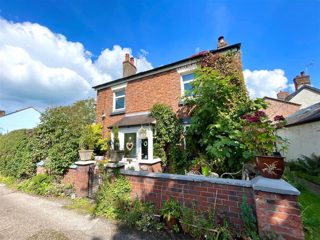 2 bed cottage for sale in The Gardens, Sandbach CW11, £265,000