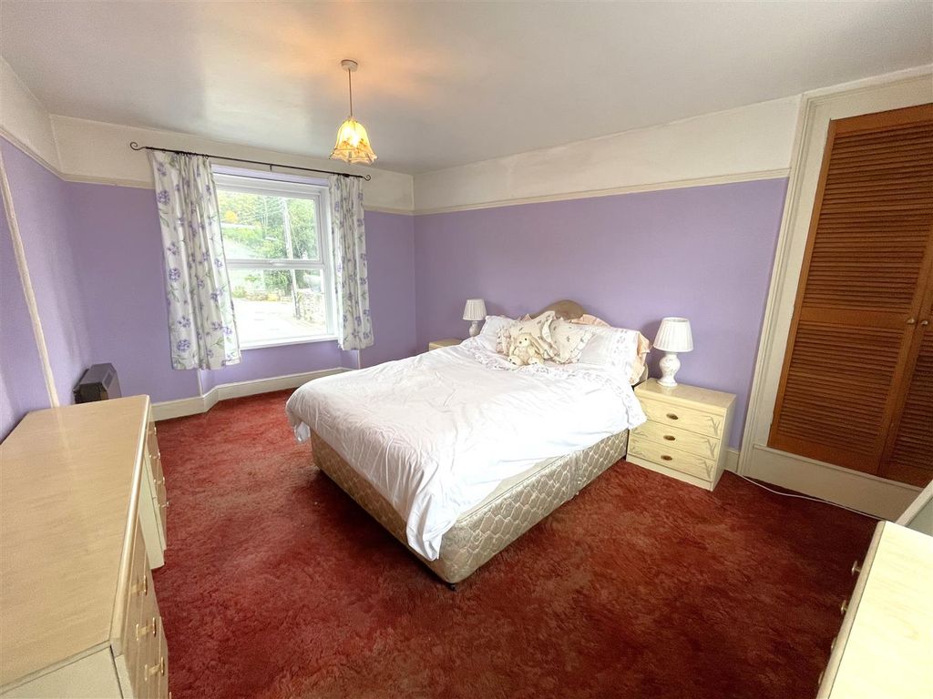 3 bed property for sale in Castle Hill, Lostwithiel PL22, £185,000