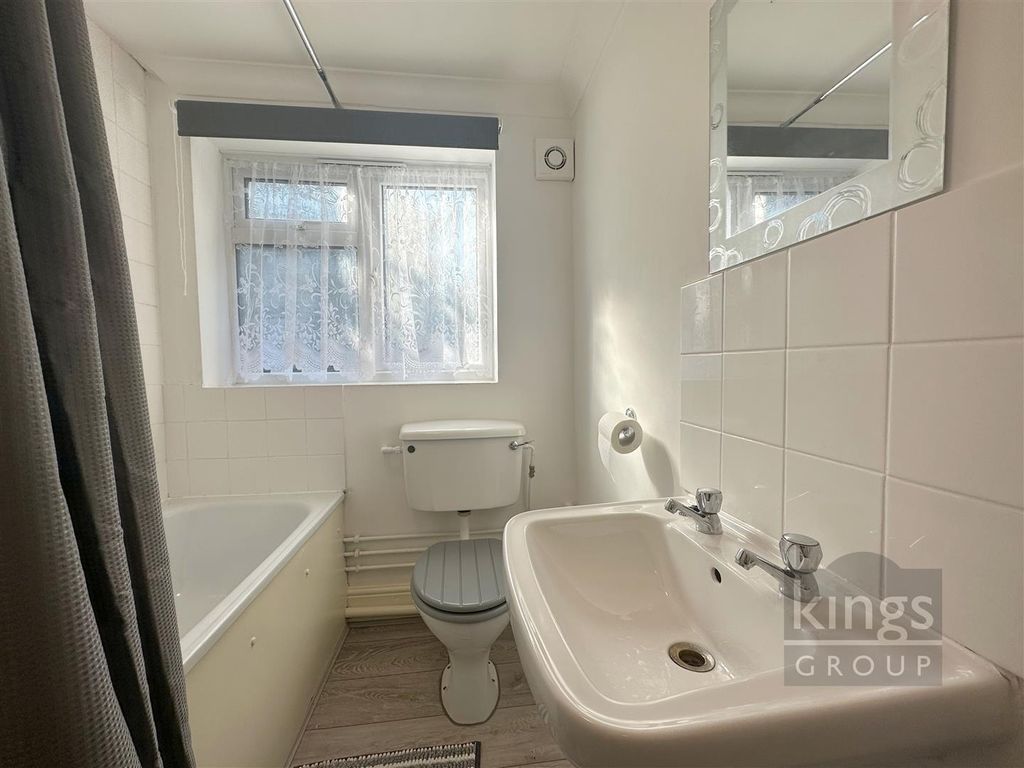 Studio for sale in Chase Side, Enfield EN2, £205,000