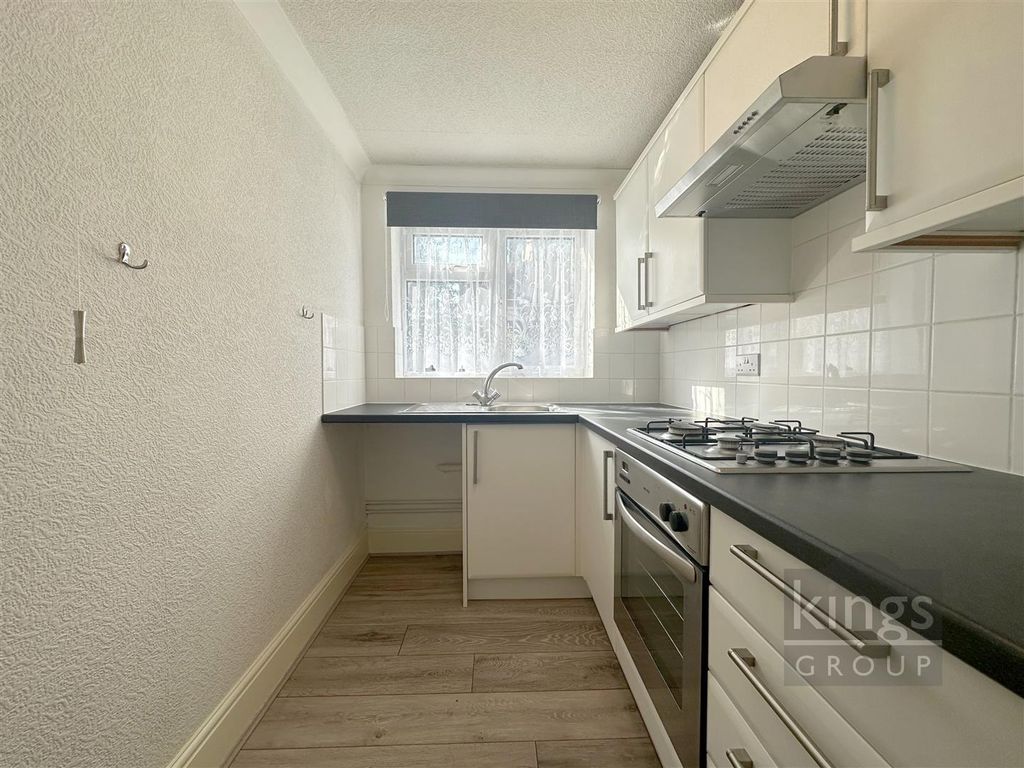 Studio for sale in Chase Side, Enfield EN2, £205,000