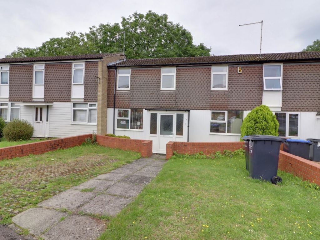 3 bed terraced house for sale in Churchill Avenue, Abington, Northampton NN3, £220,000
