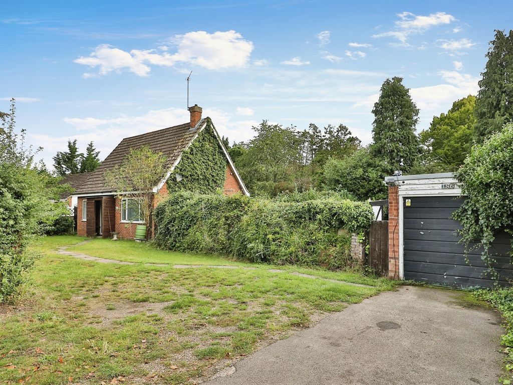 3 bed bungalow for sale in West End, Costessey, Norwich NR8, £290,000