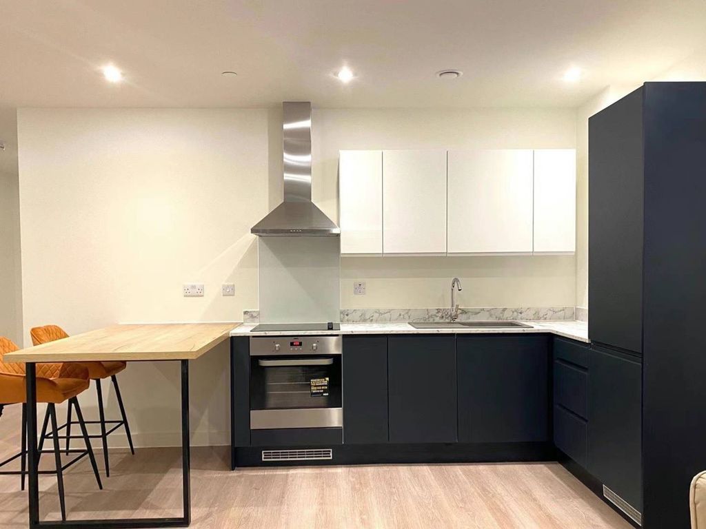 2 bed flat for sale in New Kings Head Yard, Salford M3, £285,000