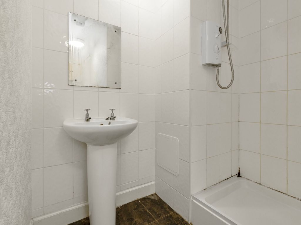 1 bed flat for sale in 16 (2F2), Cathcart Place, Edinburgh EH11, £135,000