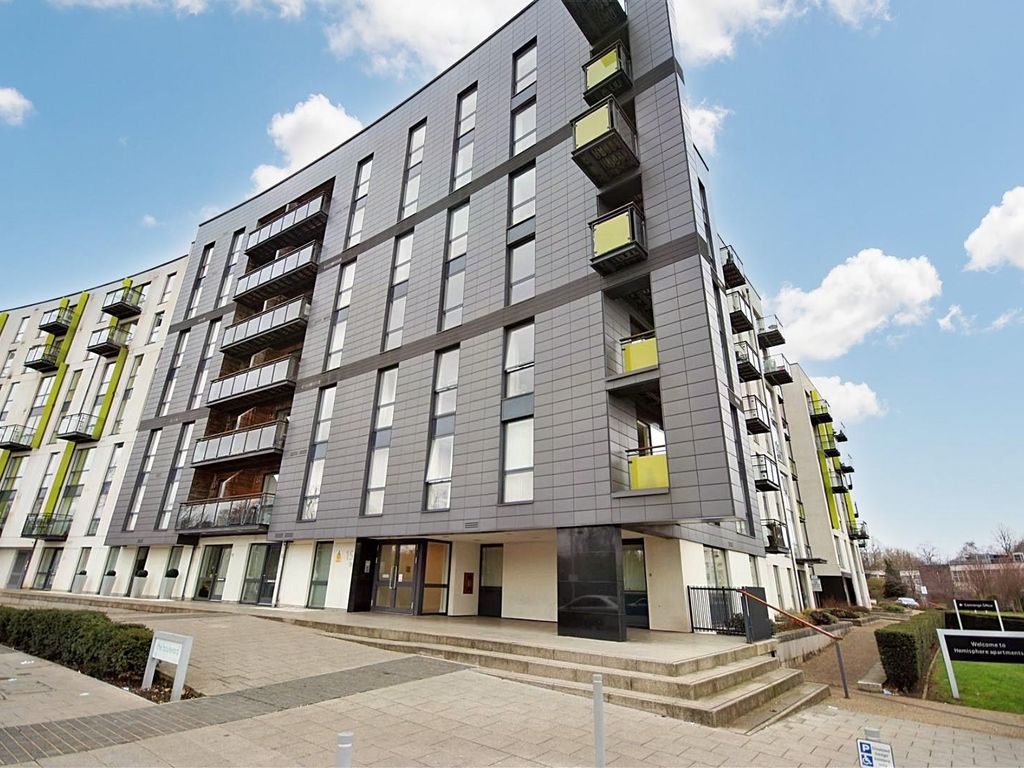 2 bed flat for sale in The Boulevard, Birmingham B5, £185,000