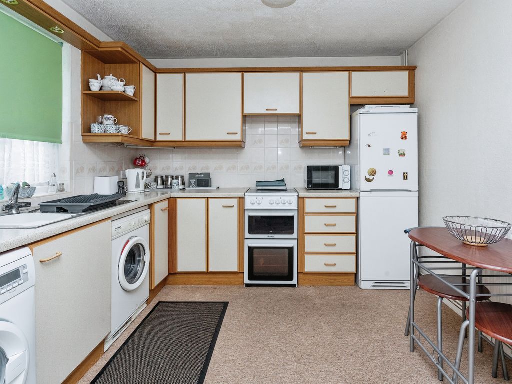 2 bed semi-detached house for sale in Bradwell Common Boulevard, Bradwell Common, Milton Keynes, Buckinghamshire MK13, £87,000