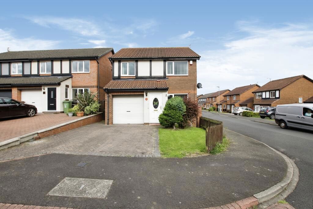 3 bed detached house for sale in Alstone Court, Stakeford, Choppington NE62, £185,000