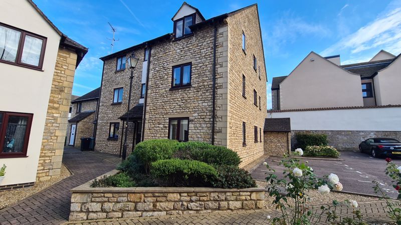 1 bed flat for sale in Phillips Court, Stamford PE9, £135,000