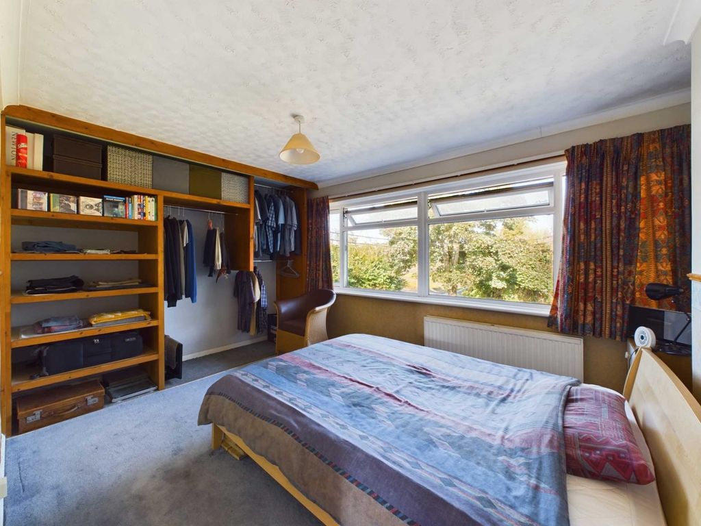 2 bed maisonette for sale in Little Marlow Road, Marlow SL7, £315,000