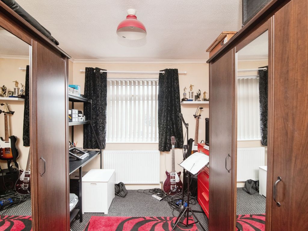2 bed terraced house for sale in Wolverhampton Road, Oldbury B68, £190,000