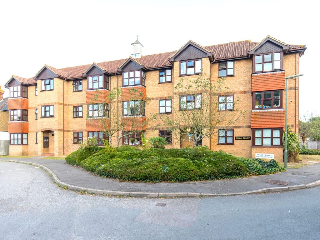 1 bed flat for sale in Swan Court Mangles Road, Guildford GU1, £184,950