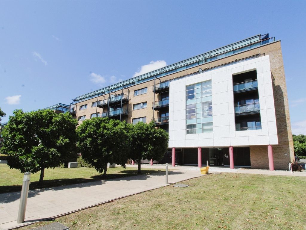 Studio for sale in Ferry Court, Cardiff CF11, £90,000