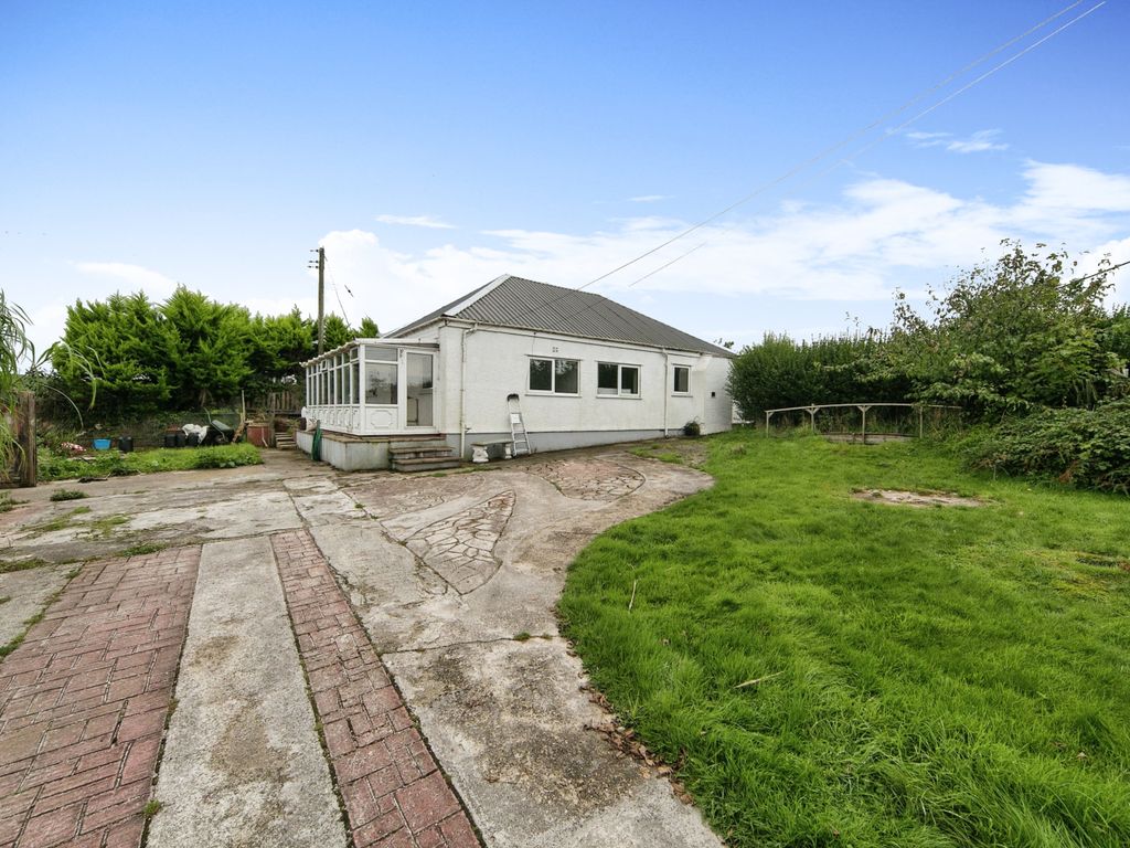 3 bed detached bungalow for sale in Dinas, Pwllheli LL53, £265,000
