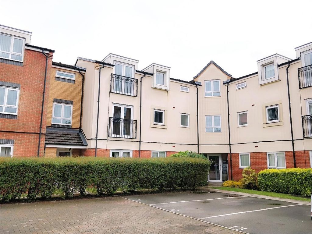 2 bed flat for sale in Wolseley Road, Rugeley WS15, £125,000