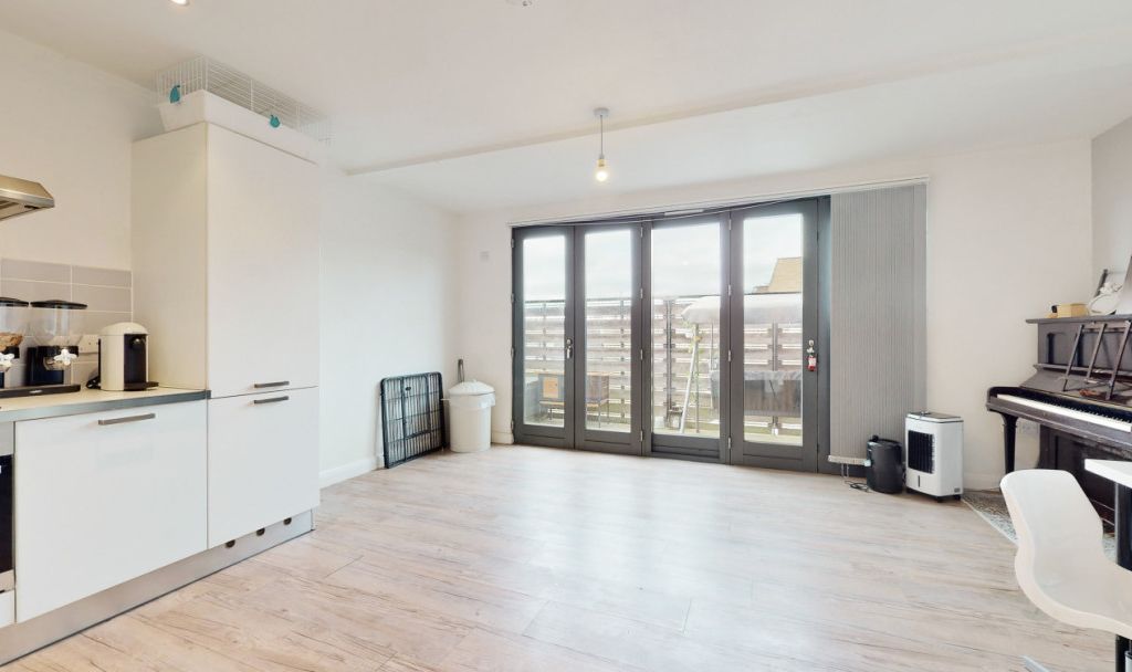 1 bed flat for sale in Overton's Yard, Croydon CR0, £120,000