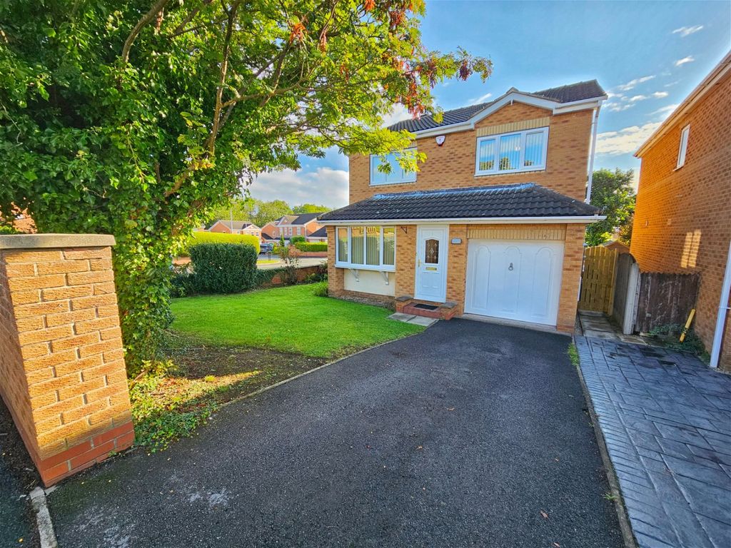 4 bed detached house for sale in Wood Syke, Dodworth, Barnsley S75, £330,000