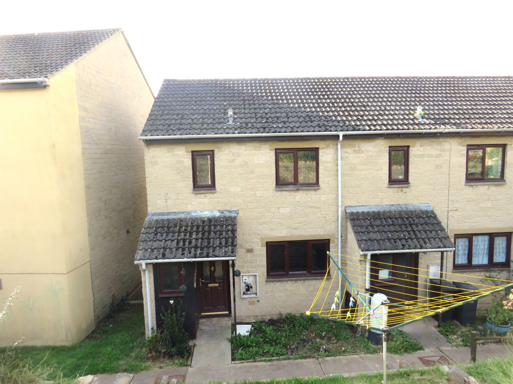 3 bed end terrace house for sale in Ile Court, Ilminster TA19, £180,000