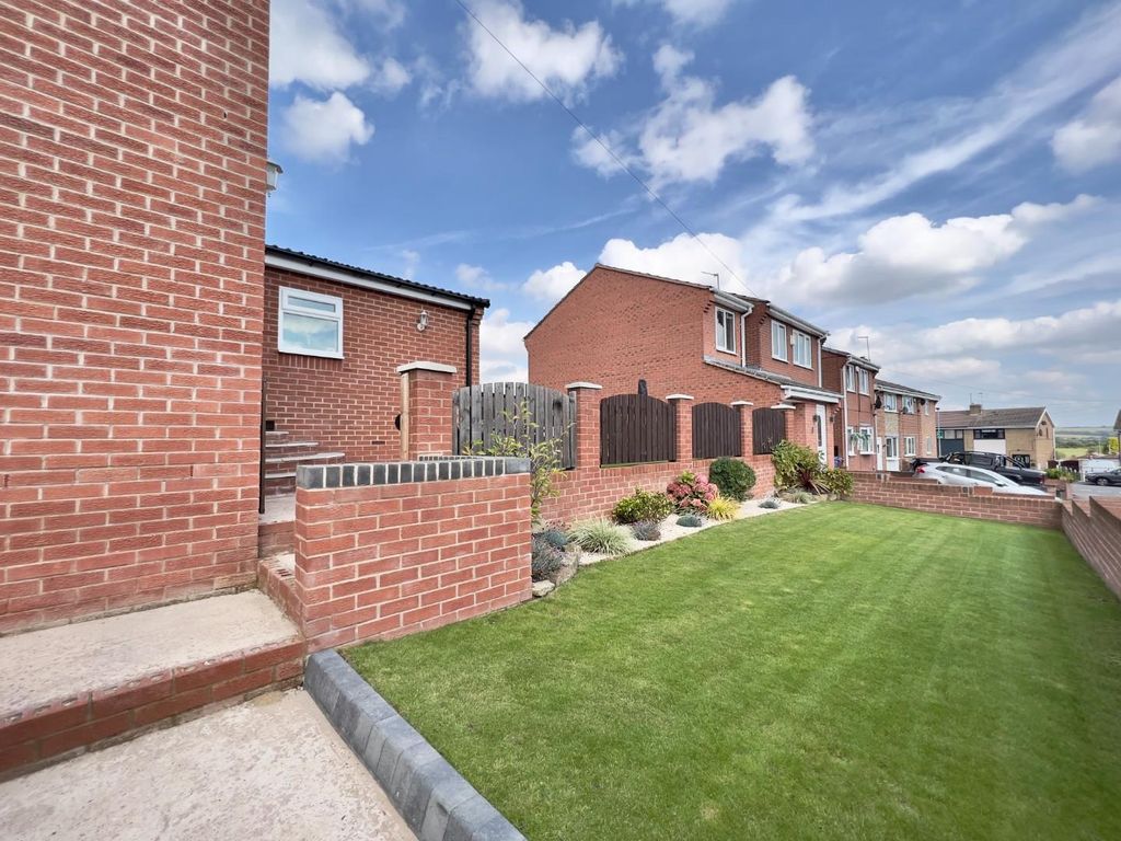 4 bed property for sale in Snetterton Close, Cudworth, Barnsley S72, £300,000