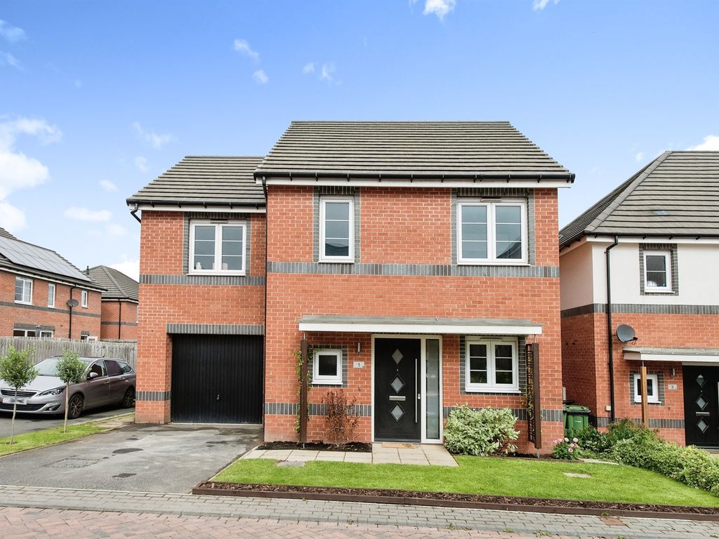 3 bed detached house for sale in Garrison View, Pontefract WF8, £270,000