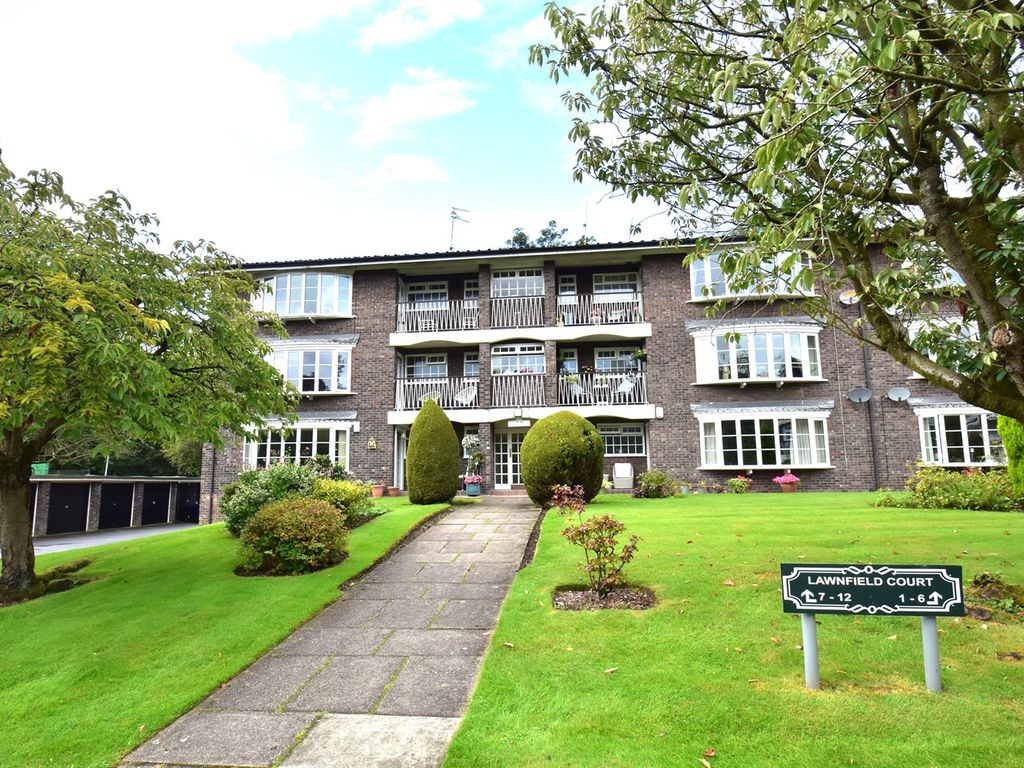 2 bed flat for sale in Lawnfield Court, Warren Close, Bramhall, Stockport SK7, £315,000