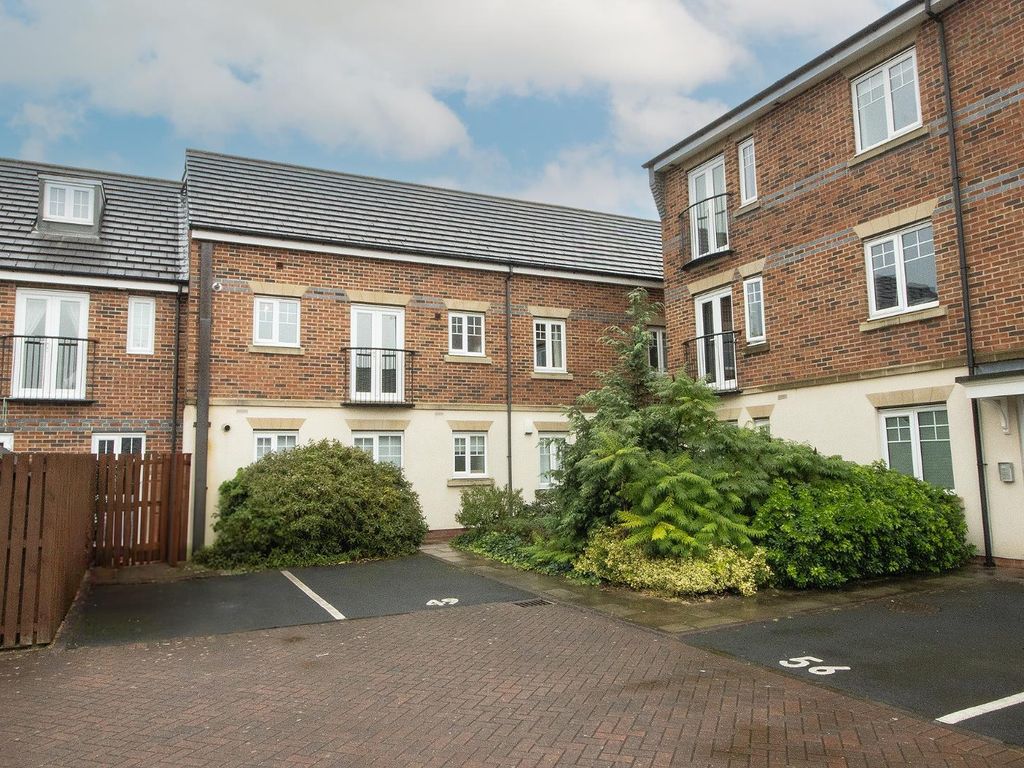 2 bed flat for sale in Windermere Close, Wallsend NE28, £120,000