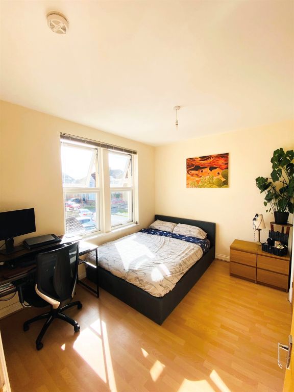 1 bed flat for sale in Kingsway, St. George, Bristol BS5, £165,000