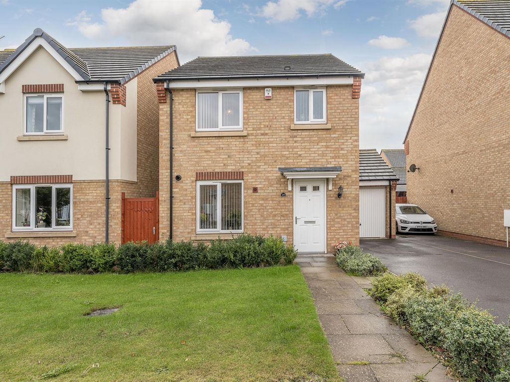 3 bed detached house for sale in The Crossing, Kingswinford DY6, £300,000