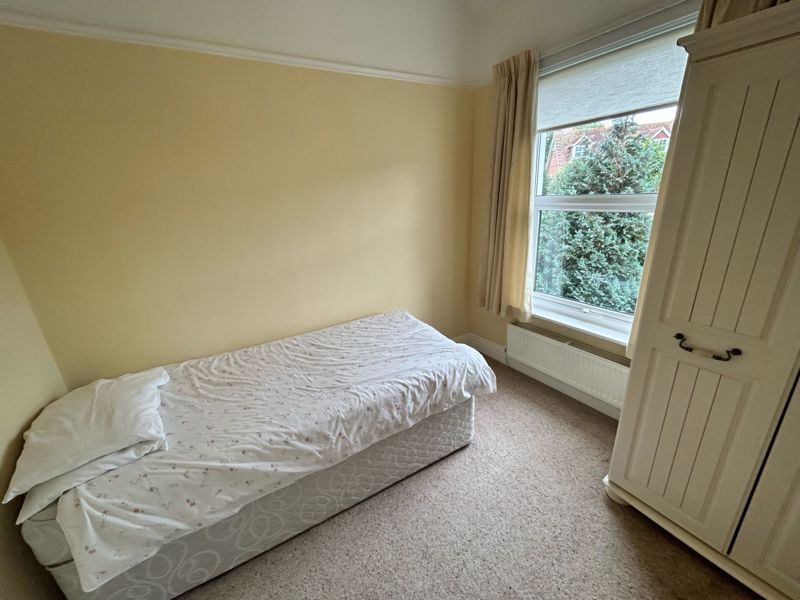 2 bed flat for sale in Llannerch Road East, Rhos On Sea, Colwyn Bay LL28, £219,950